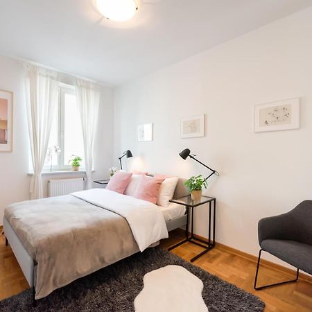 New Town Spacious Apartment Варшава Экстерьер фото