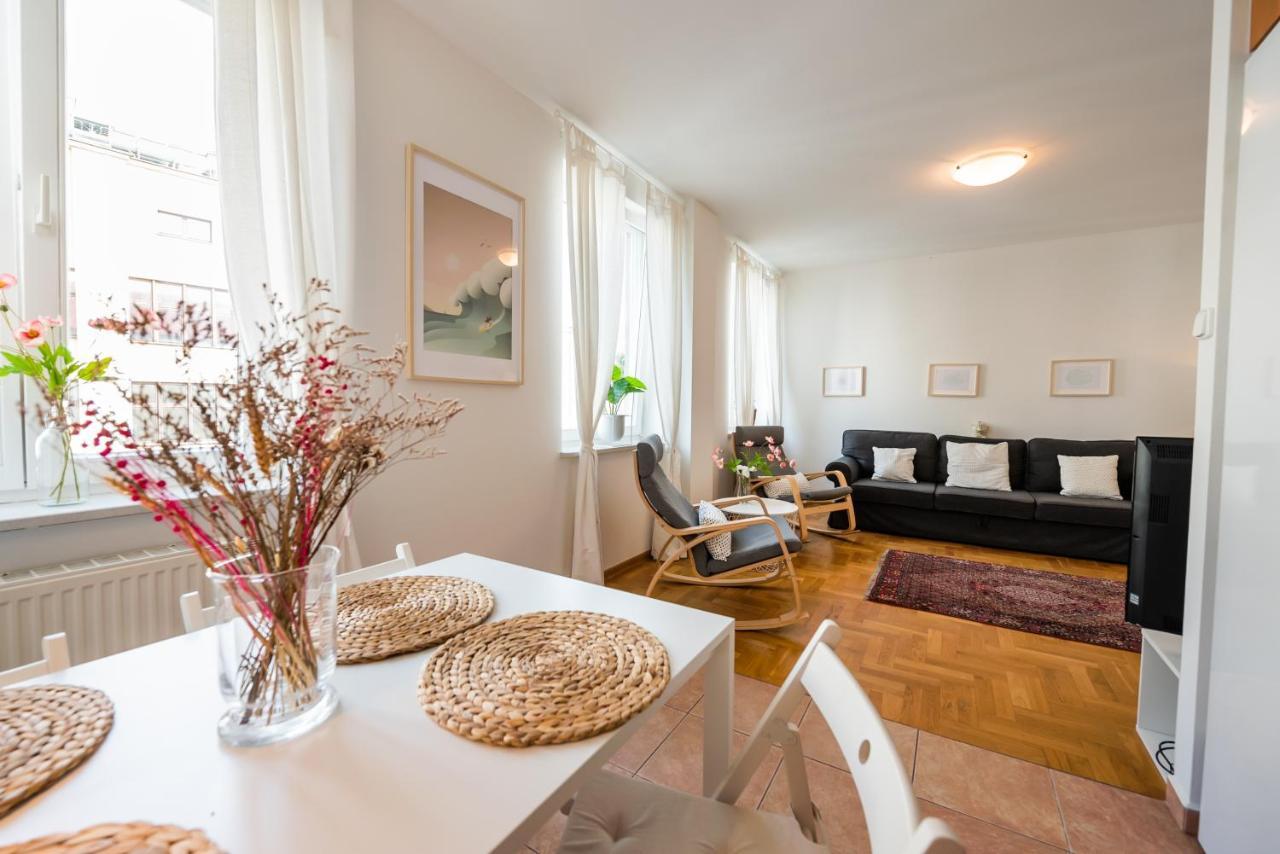 New Town Spacious Apartment Варшава Экстерьер фото